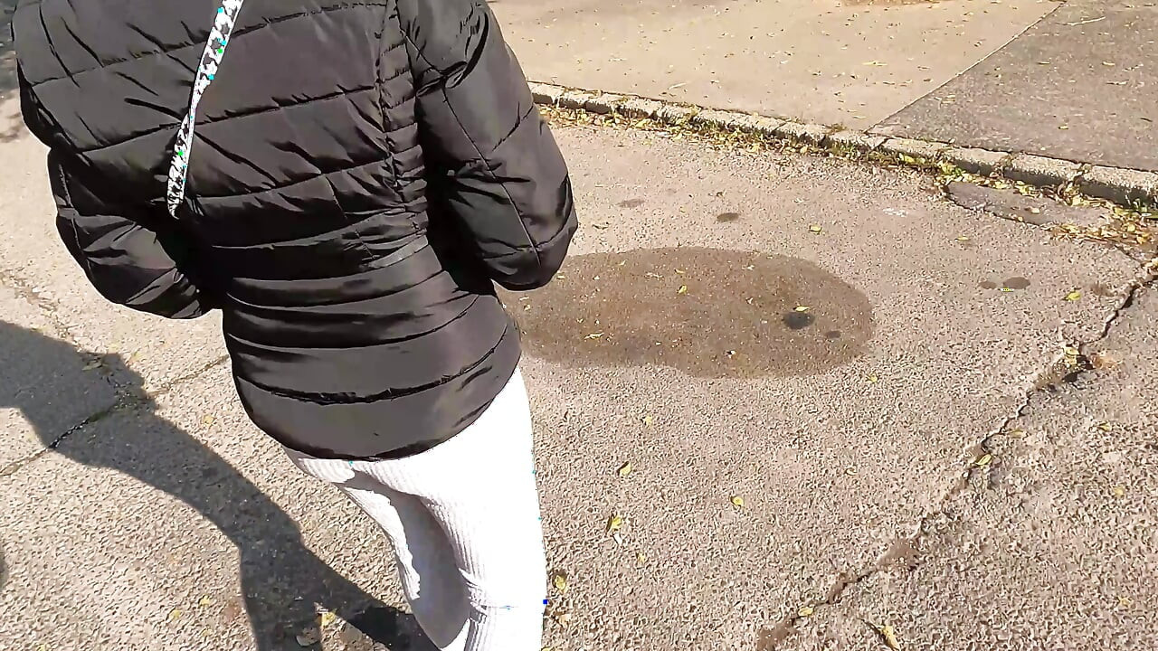 Amaterska kompilacija uske pičke s punjenjem i svršavanjem u gaćice