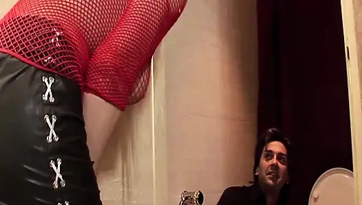 banyoda seks sahnesi-1_sexy iç çamaşırlı büyük memeli sarışın Cindy Behr banyoda sert sikişiyor