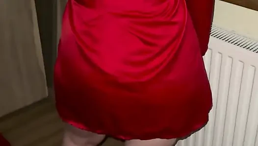Am Valentinstag überraschte er seine heiße freundin mit sexy dessous und sie fickten sich eine weile gegenseitig