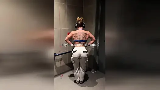 18-jährige influencerin gangbang während der IG live "Q &A"-session