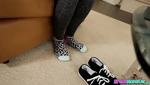 Büyük memeli ince vücutlu kızıl saçlı lillian taş amcık esnetiyor ve sikişiyor