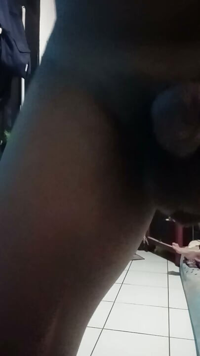 showing kontol