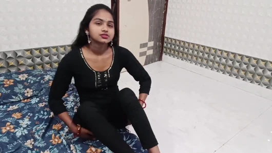 Geiler Desi-Bhabhi erwischt Devar beim Masturbieren – leidenschaftlicher Hardcore-Sex