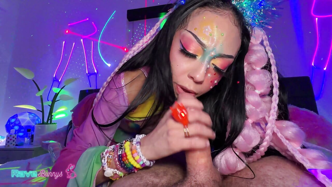 Festival Bianca Bangs 磨蹭 Brian Omally，直到他射滿她的屁眼！