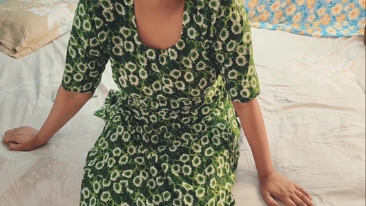 Pacar baruku membawaku pulang dan meniduriku.