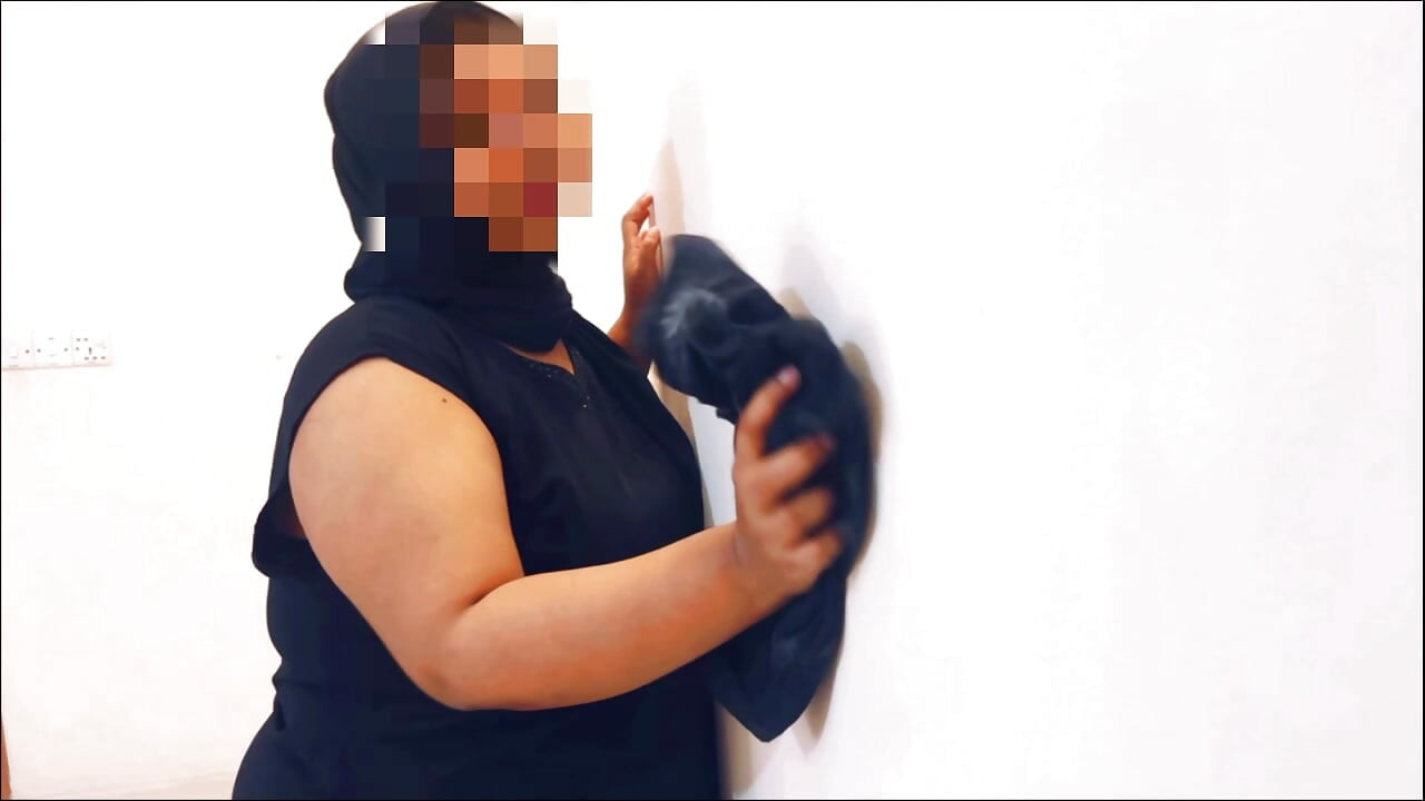 Arab Maid Girl Personal Affair with Boss's 20 Year Old Step Son