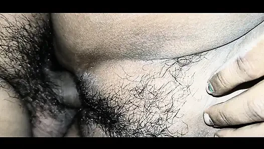 Istri India desi berlumuran kunyit bubuk kenikmatan penuh di seks menyetubuhi bedhardcore