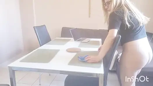 Hottie Cleans the House Naked