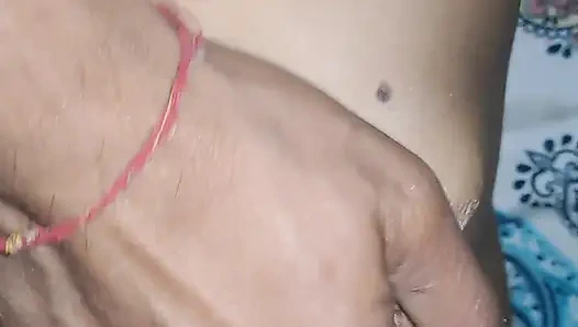 Adikku lagi asik pulang dari pesta ulang tahun