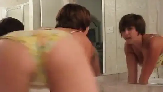 Solo dream babes: dee: celana dalam kuning rambut pendek