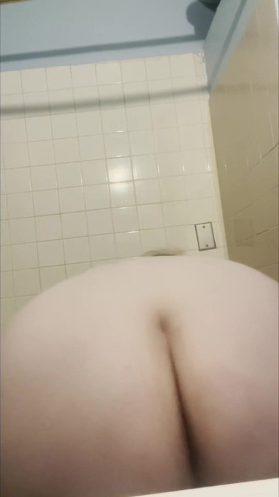 Epický okamžik ze "SexyBreedingBbw se svléká a chystá se do sprchy"