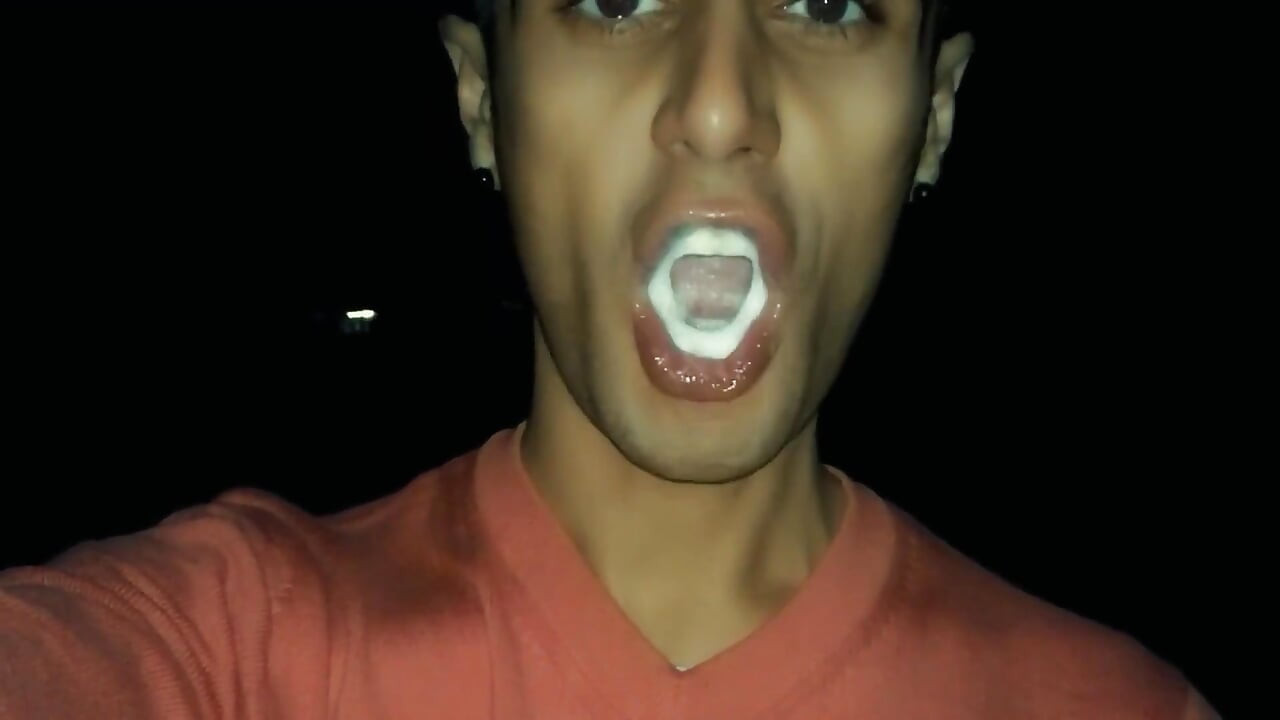 Chewing and Making Bubbles Foam of Friends Cum