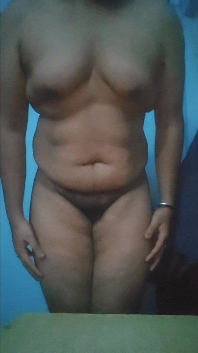 ぽっちゃりしたインド人シシースラットのツワーク 裸立:巨大なお尻と揺れる胸でアルファのペニス!私を産んでくれ!#SissyWhore #FatAss