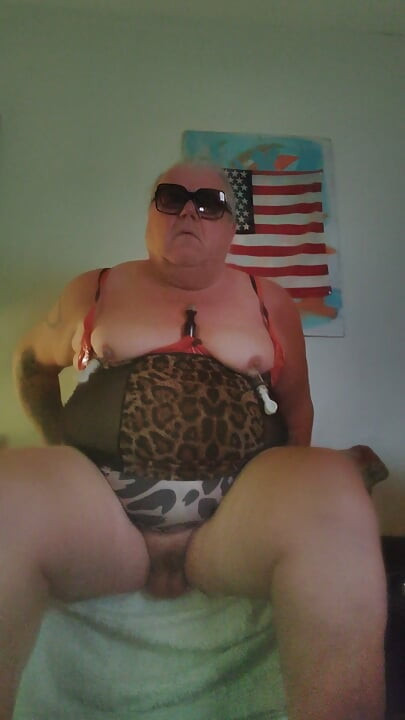 2026 SEXY GANGSTAZZ MASTURBATING, WATCHING A PORN,, FAT BELLY BIG ASS SMALL COCK REAL TITS