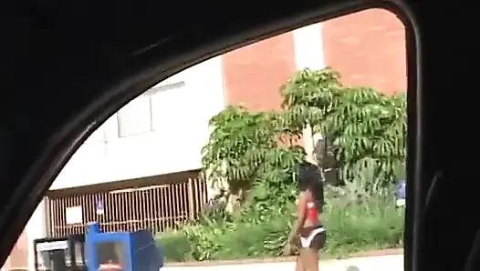 Memek becek gadis kulit hitam dengan toket kecil ini dijilat dan dientot habis-habisan