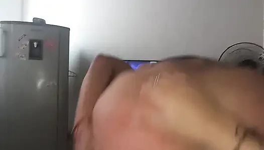 Latin kadının götü kırmızı olana kadar büyük göte şaplak atıyor