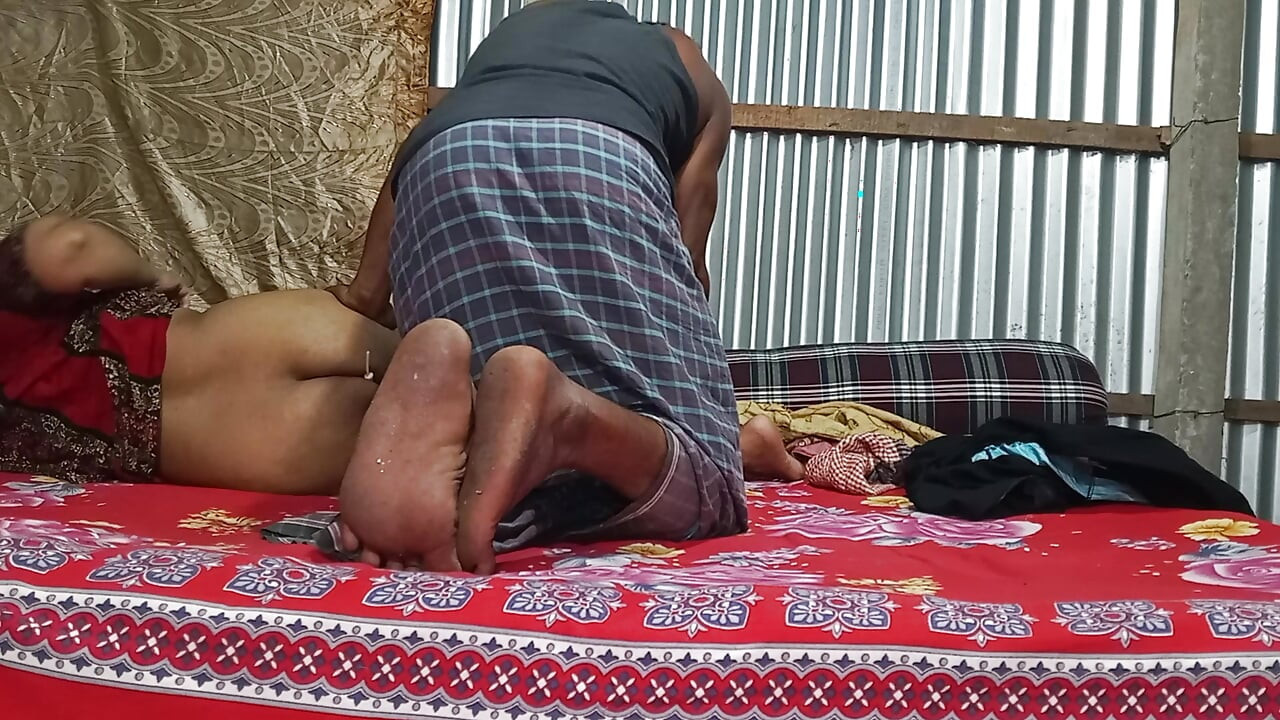 Ateşli teyzeyi ilk kez yalnızken sikiyor seksi videolar
