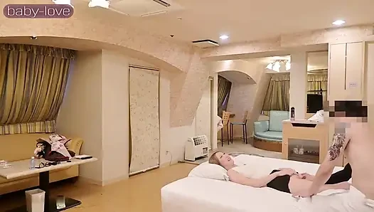 Sansürsüz kız Esthetician: kirli servis her damlayı boşaltıyor ve sonra dölleniyor