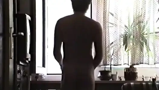 Bulduğum eski videolarda çıplak