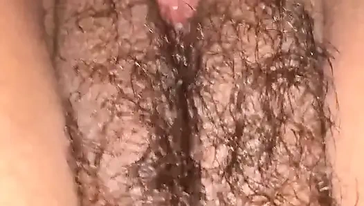 memek tembem ibu muda asia yang berbulu