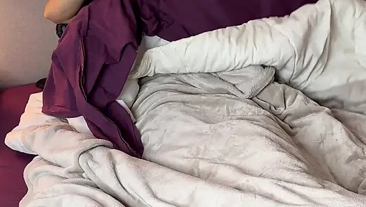 Istri panas bersetubuh