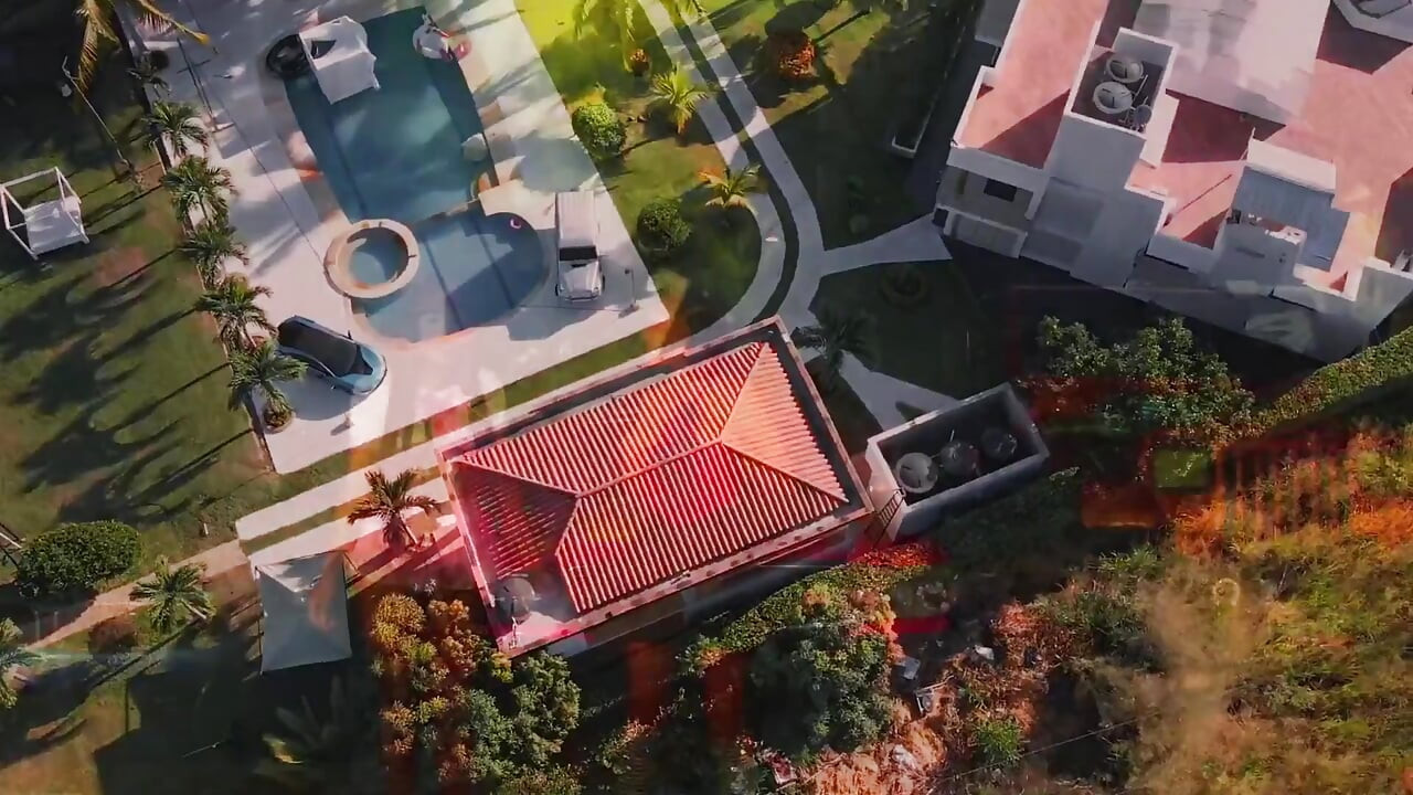 Queste ragazze non possono resistere e nascondersi nel parcheggio per fare sesso lesbico GGmansion