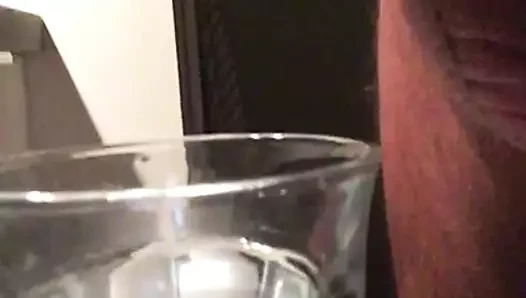 su bardağına boşalmak