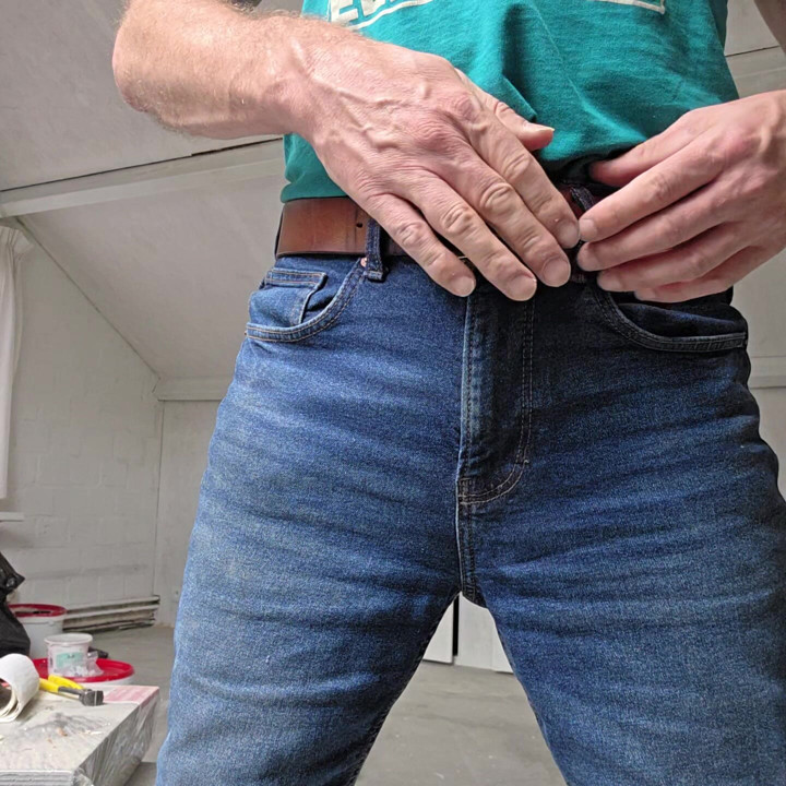 My cock doesn't fit in my underpants