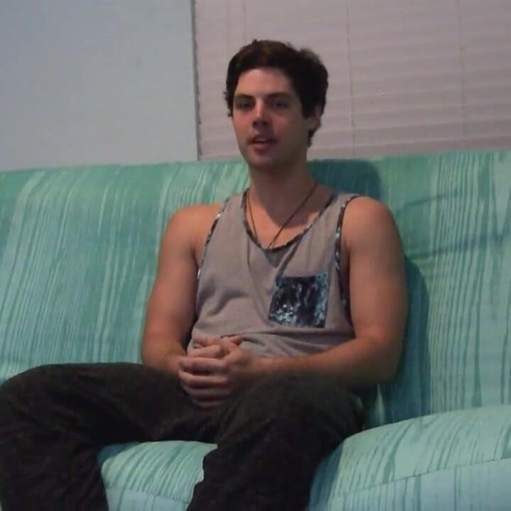 Johnny Cinco baştan çıkarıyor