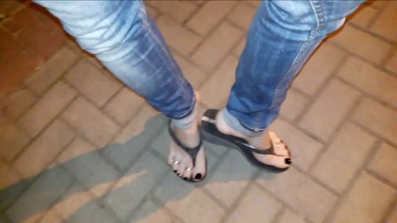 Ayaklar ve parmak arası terlikler