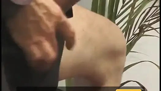 Kontol besar pria tua disepong sama cewek nakal rambut pirang yang lagi sange berat sebelum ngentot memeknya habis-habisan