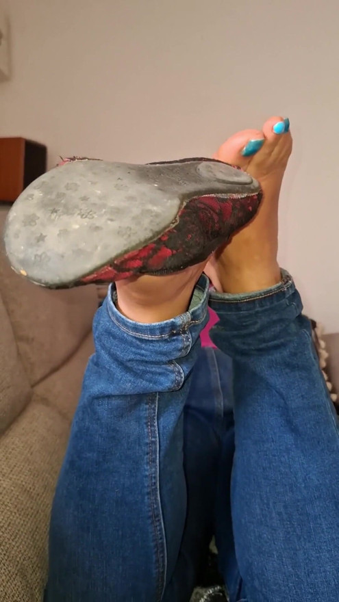 Remain ignored at my stinking and dirty feet | Clip 1