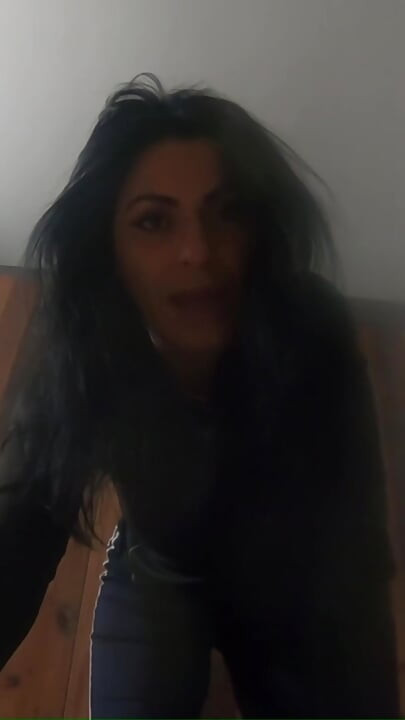 Ρούχα προπόνησης Δοκιμάστε με το Pee Fetish