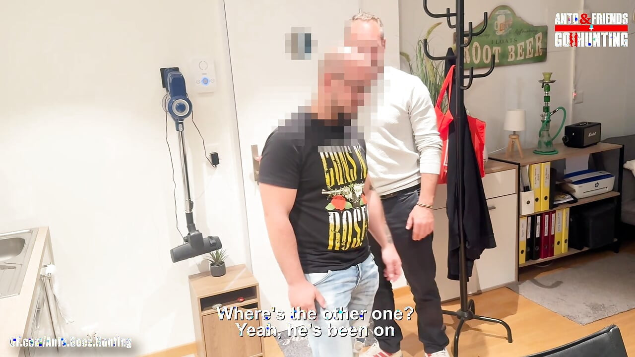 Heterosexual jonas curios și Steven sug și se fut reciproc în timp ce soțiile sunt acasă
