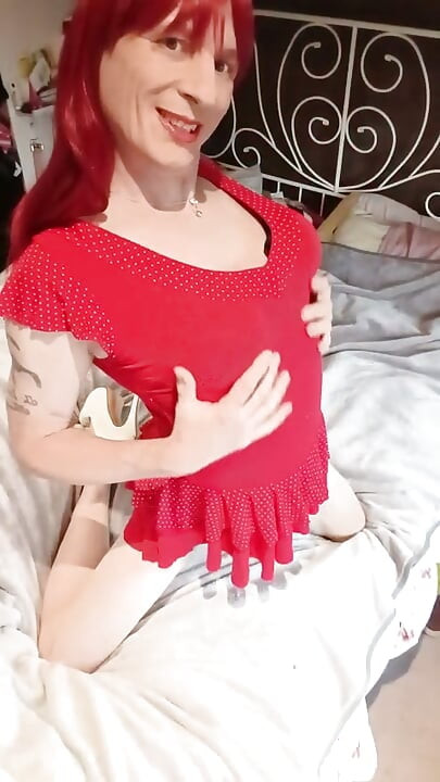 Litil red dres haay