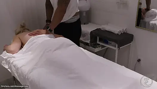 Client Switches Roles and Turns into the Masseuse!