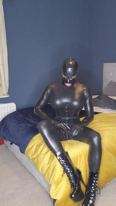 صنم اللاتكس Tgirl