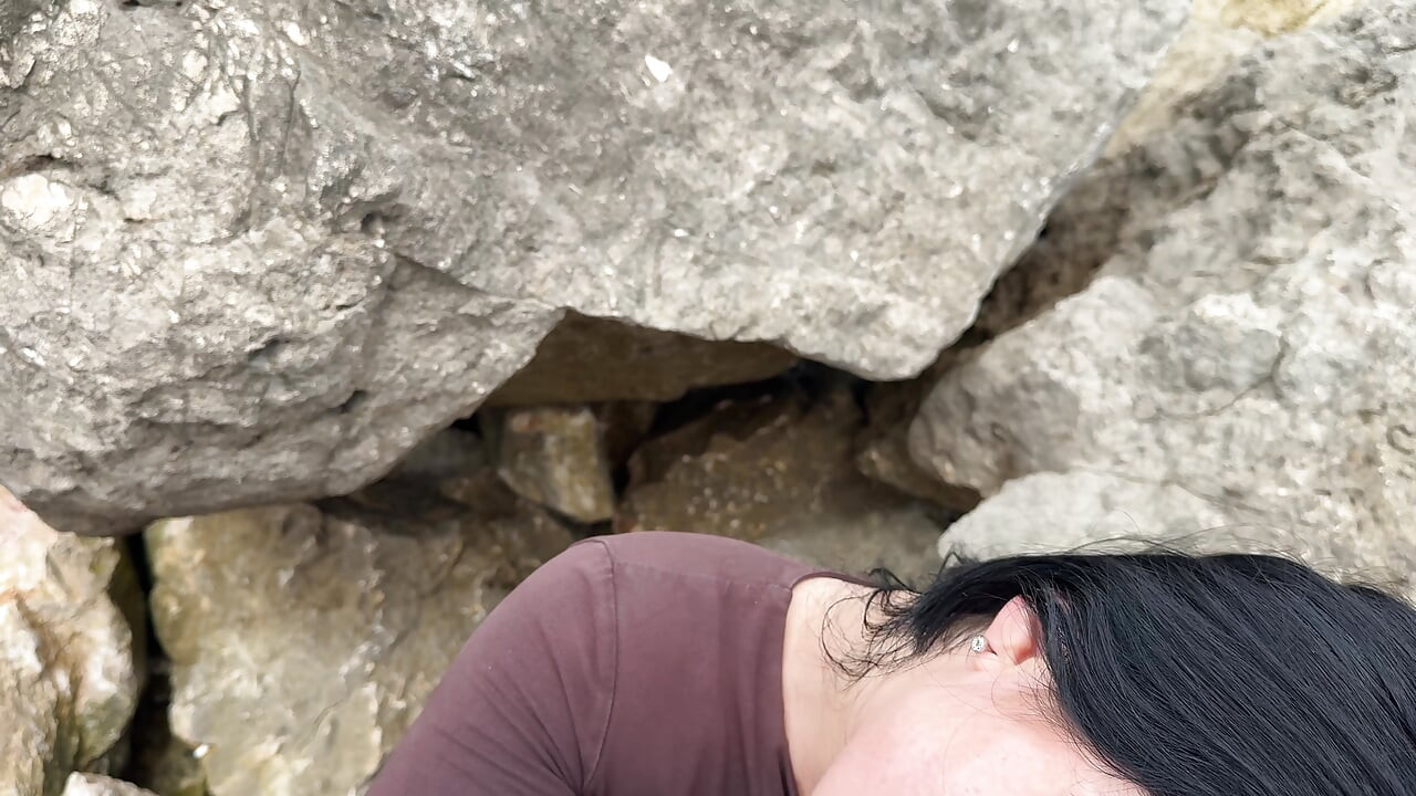 Amateur sex in the beach with Hot Brunette Latina, we were nearly CAUGHT! - Roma Amor