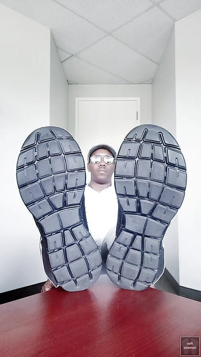 Male soles in the office (5) (2026)