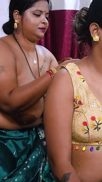 DESI WITWE BHABHI UND NEUE VERHEIRATETE EHEFRAU HARDCORE-DREIER-SEX MIT IHREM SASURJI, ALS SIE ALLEIN ZU HAUSE WAREN, KOMPLETTER FILM... | Clip 1