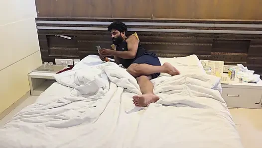 Indian desi girl ko makeup karte karte choda