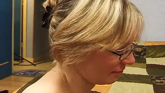 Fransız orta yaşlı seksi kadın anal sikiliyor ve dölle kaplanıyor