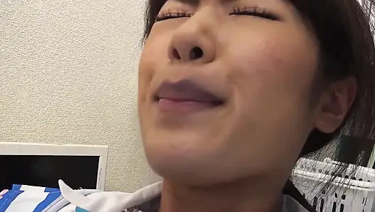 Adegan 1_beautiful mayuka momota si pramuniaga jepang dientot di gudang toko