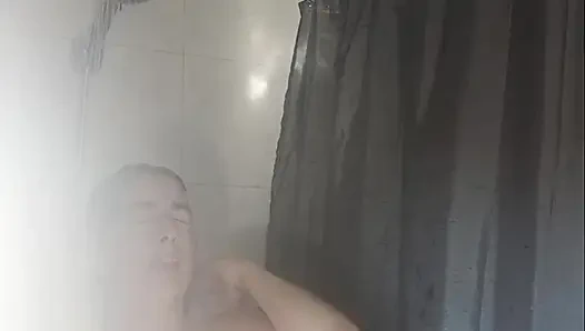 Мокрая красотка