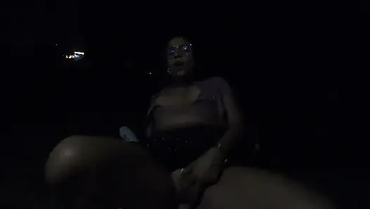 Seks threesome sama dua pelacur latina