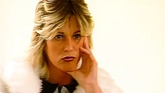 Amateur Blonde Babe Showing Her Perfect Body on Camera