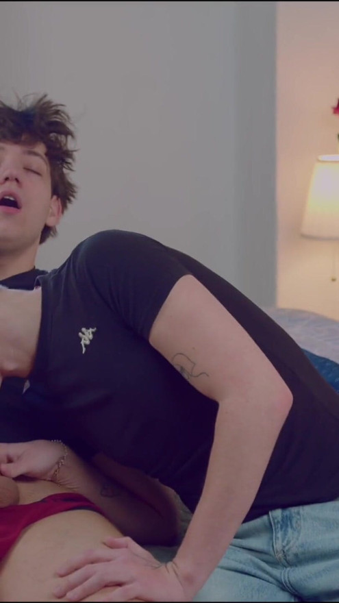 STAXUS:: Romantic surprise for my long-distance boyfriend | Clip 2