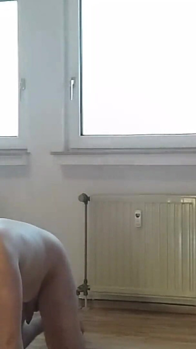 Die Glocken läuten beim Ballbusting | Clip 1