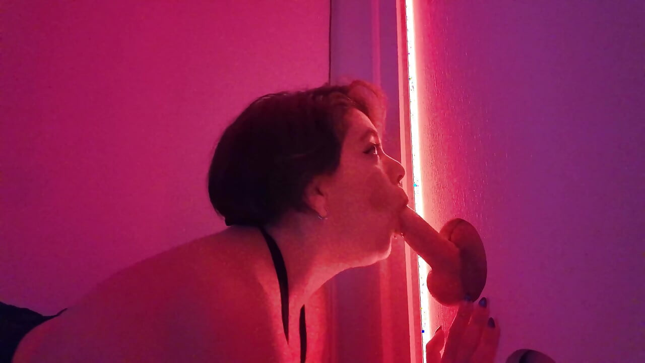Visito Um Glory Hole Na Minha Viagem Para Fazer Colabs No Chile