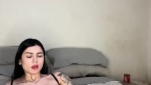 Latin genç lola bloom büyük dildodan damlıyor